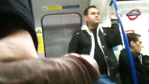 Върза ръцете на мръсницата, чука я в устата и завърши в тясната секс клипове български й дупка.
