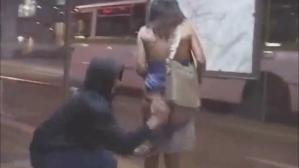 Нашите съседи ни български порно клипове чуват да се чукаме.