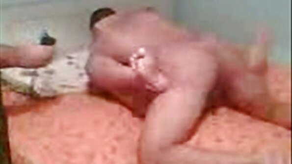 Докато тя порно на български език готви аз я чукам.